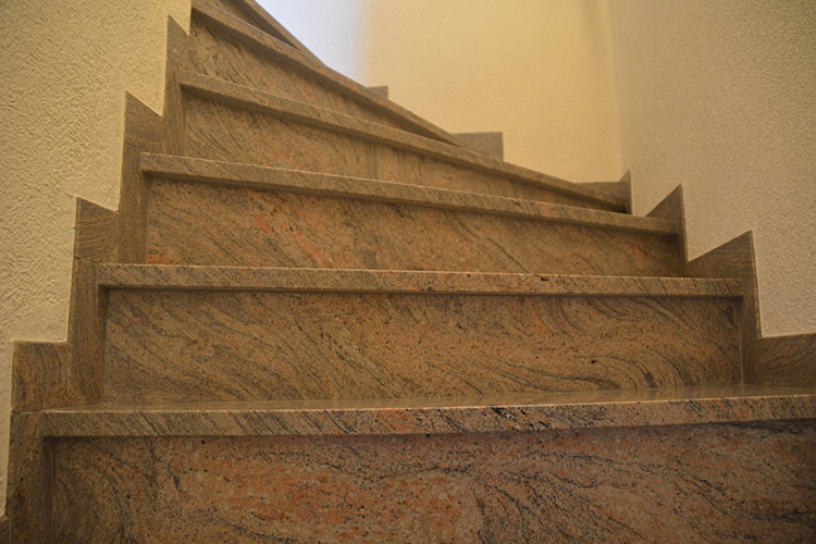 Gelbert-Natursteine - Treppe